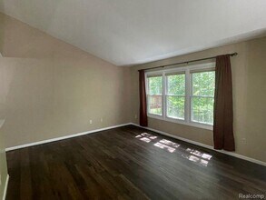 6871 Tanglewood in Waterford Township, MI - Building Photo - Building Photo