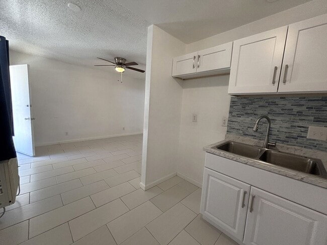 15878 Edwin St in Mojave, CA - Building Photo - Building Photo