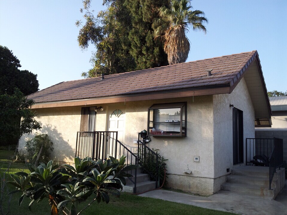 8265 Halford St in San Gabriel, CA - Building Photo