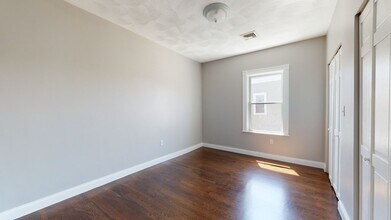 26 Elder St, Unit 3 in Boston, MA - Building Photo - Building Photo