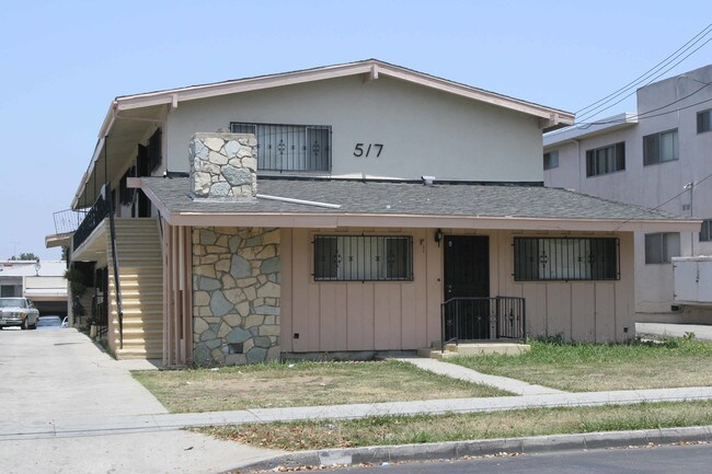 517 Venice Way in Inglewood, CA - Foto de edificio - Building Photo