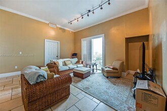 7270 SW 88th St in Kendall, FL - Building Photo - Building Photo