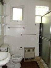 5621 Woodmont St in Pittsburgh, PA - Building Photo - Building Photo