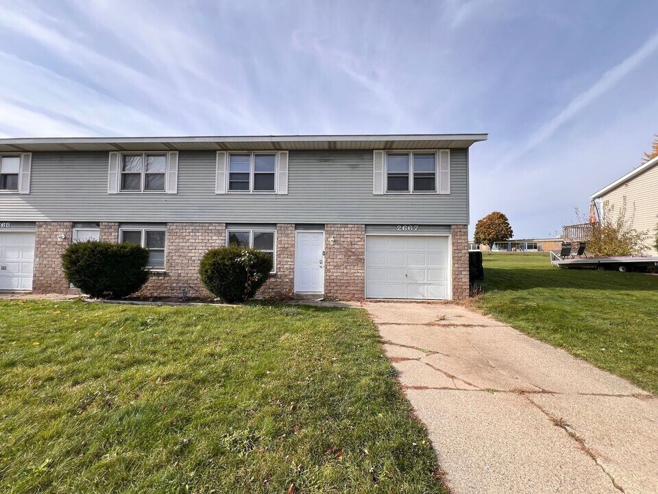 2665-2667 Nolan Ave NW in Grand Rapids, MI - Building Photo