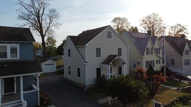 8 Maplewood Terrace in Norwalk, CT - Building Photo - Building Photo