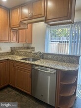 560 Colecroft Ct in Alexandria, VA - Building Photo - Building Photo