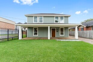 1507 N Durham Dr in Houston, TX - Building Photo