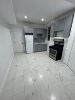 8 Elm St, Unit 2 in Newark, NJ - Building Photo