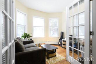 393 Washington St in Somerville, MA - Building Photo - Building Photo