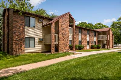 Perris Village Apartments in Eldridge, IA - Building Photo - Building Photo