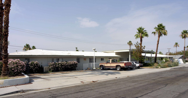 Palm Springs Courtyard in Palm Springs, CA - Building Photo - Building Photo