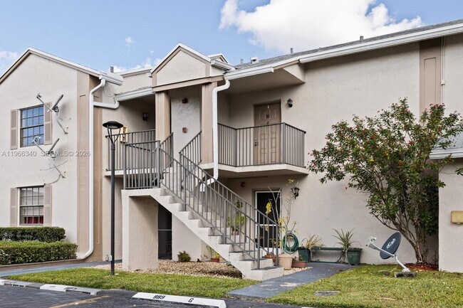 889 Hamilton Dr in Homestead, FL - Building Photo - Building Photo