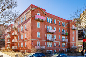 4804 De La Côte-Des-Neiges Ch in Montréal, QC - Building Photo - Building Photo