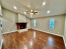 3513 W Wood St in Rogers, AR - Building Photo