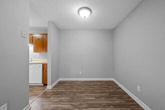 1239 Parkway Pl in Clarksville, TN - Foto de edificio - Building Photo