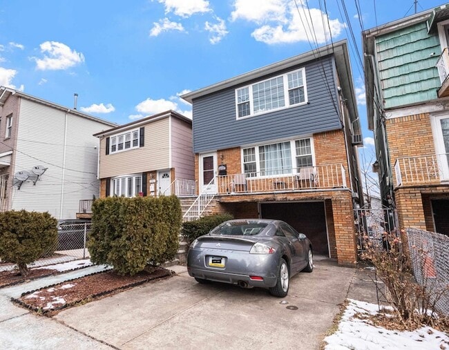 290 Randolph Ave in Jersey City, NJ - Building Photo - Building Photo