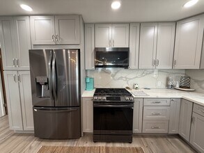 1174 E Ocean Blvd in Long Beach, CA - Building Photo - Building Photo