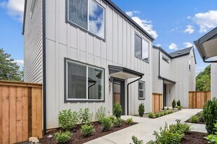 2011 SW Moss St in Portland, OR - Building Photo