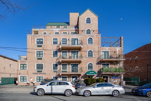 Bell Condominiums in Flushing, NY - Foto de edificio - Building Photo