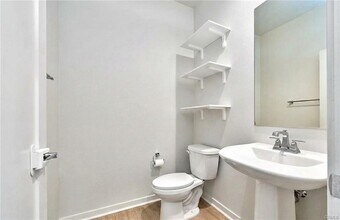 126 Novel in Irvine, CA - Building Photo - Building Photo