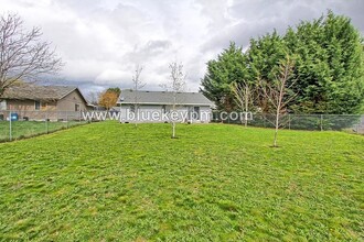 14005 NE 70th St in Vancouver, WA - Building Photo - Building Photo