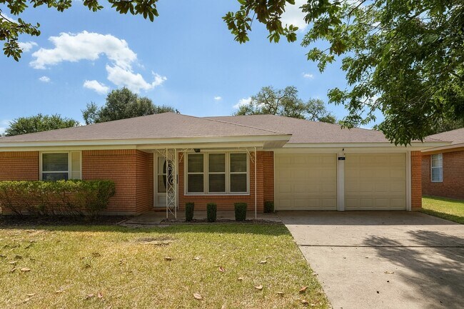 4053 Silverwood Dr in Houston, TX - Building Photo - Building Photo