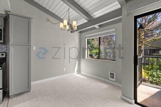 2020 Grant Ave S in Renton, WA - Building Photo - Building Photo