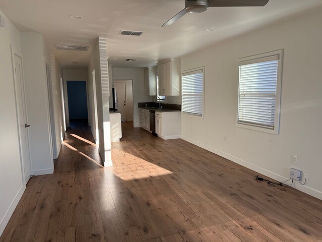 4033-4033 Miller Way in Sacramento, CA - Building Photo - Building Photo