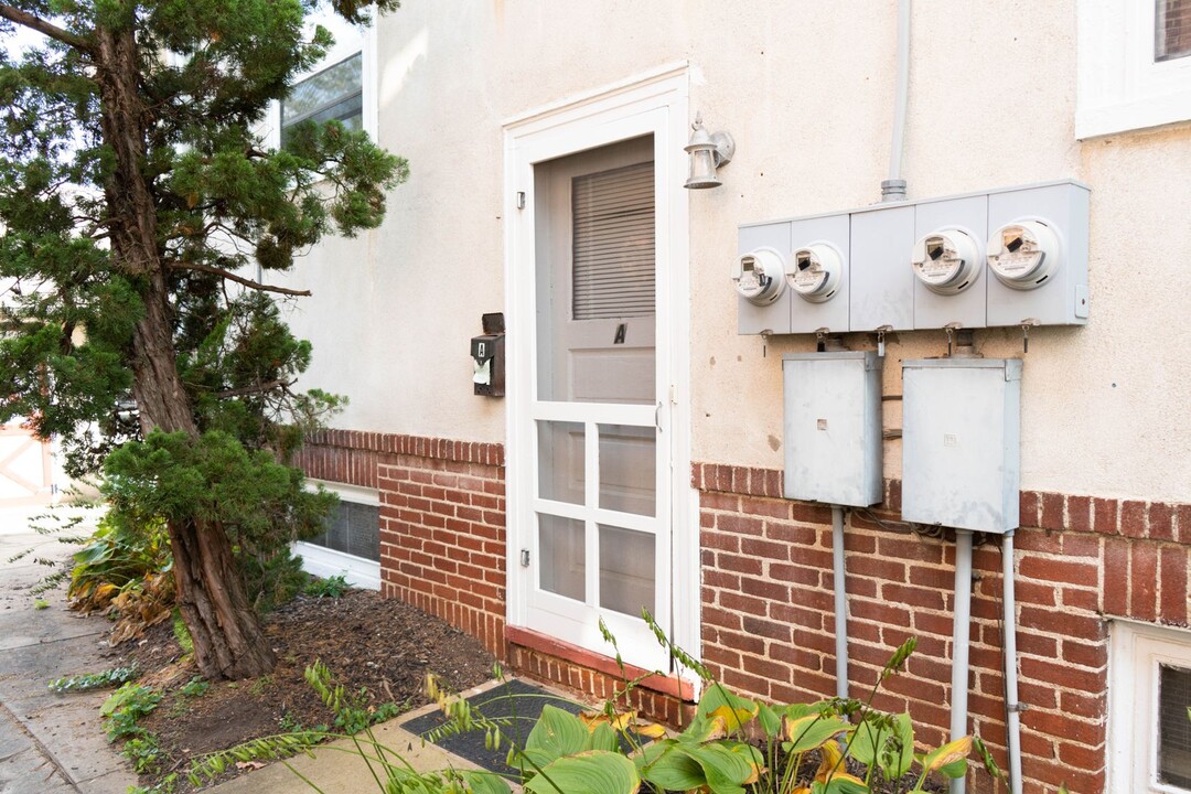 624 Ridge St, Unit Apt #A in Charlottesville, VA - Foto de edificio