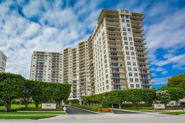 1701 S Flagler Dr-Unit -207 in West Palm Beach, FL - Foto de edificio - Building Photo