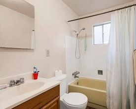 1317 Locust St in Chico, CA - Building Photo - Building Photo