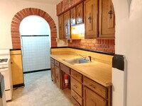 193 Zerby Ave, Unit 2L photo'