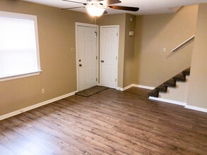 9405 Lew Cir, Unit B in Little Rock, AR - Building Photo - Building Photo