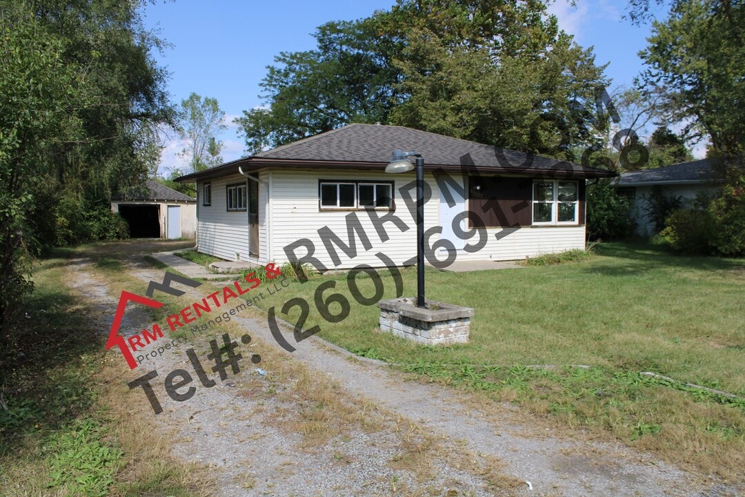 4307 E Paulding Rd in Fort Wayne, IN - Building Photo