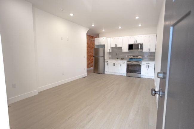 6027 Pine St in Philadelphia, PA - Building Photo - Building Photo
