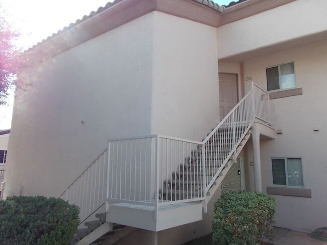 4555 E Sahara Ave in Las Vegas, NV - Building Photo - Building Photo