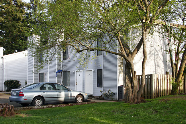 01-35 NE 127th Ave in Portland, OR - Building Photo - Building Photo