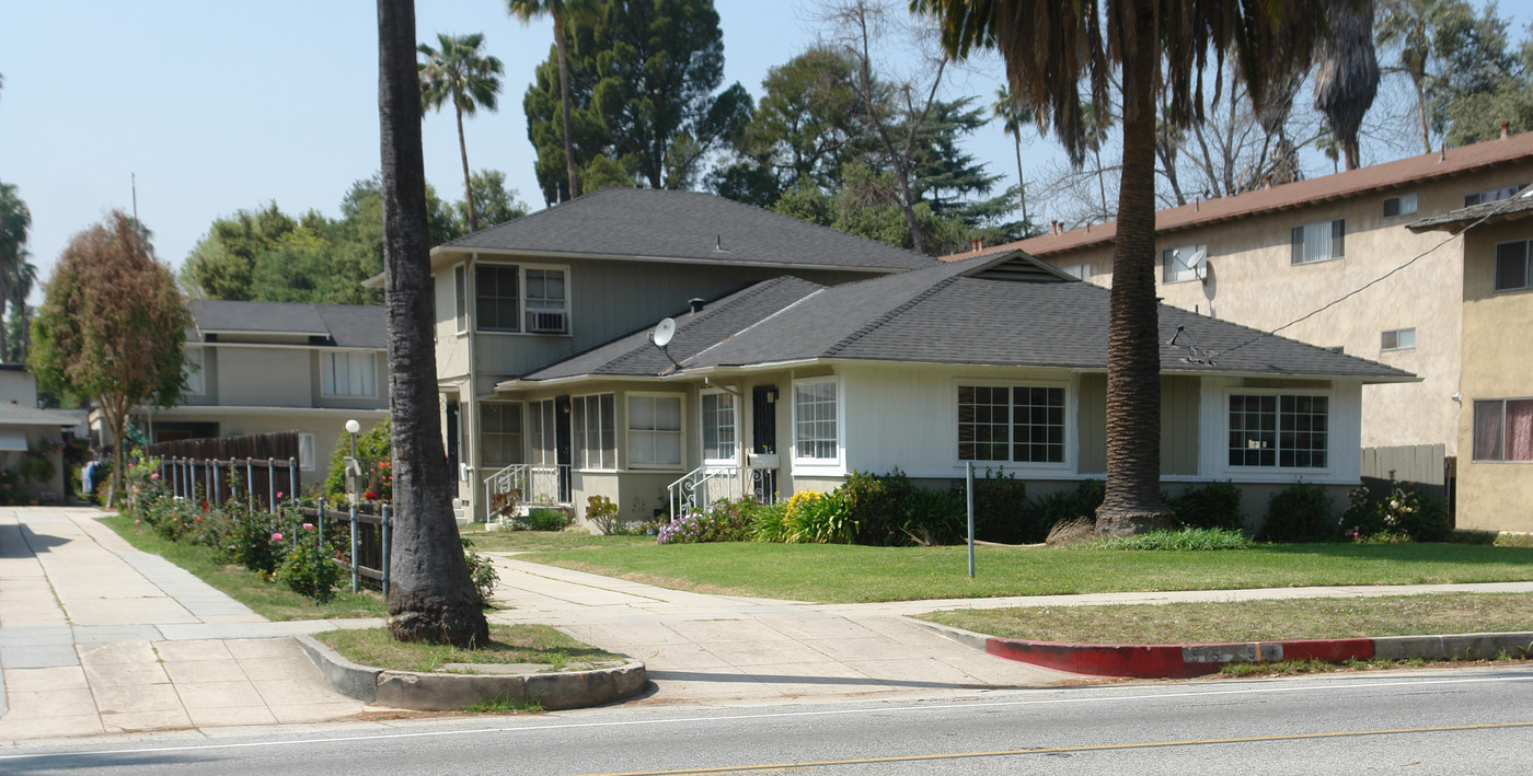 575-579 Hill Ave in Pasadena, CA - Building Photo