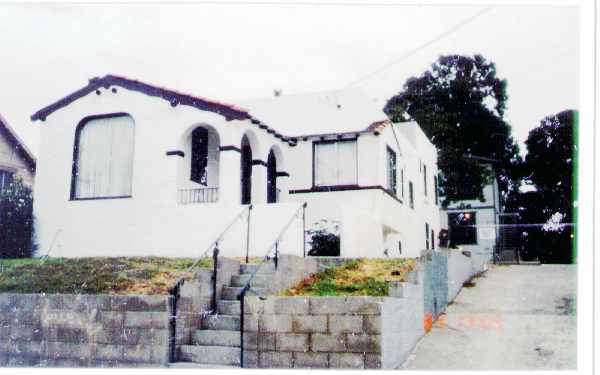 3526 Meadow in Oakland, CA - Foto de edificio