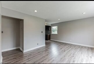 27191 Shirley Ave in Euclid, OH - Building Photo - Building Photo