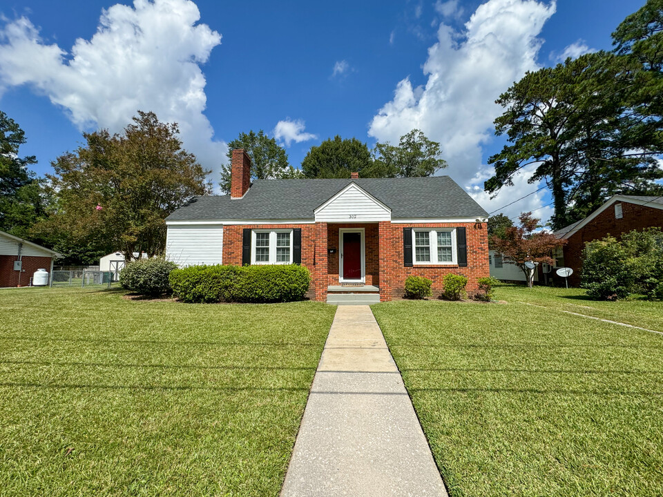 302 W 16th St in Lumberton, NC - Building Photo