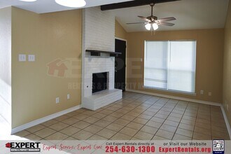 1235 Royal Crest Dr in Killeen, TX - Building Photo - Building Photo