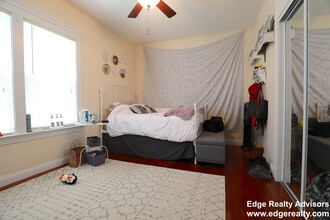 8 Delaware Pl, Unit 1 in Boston, MA - Building Photo - Building Photo