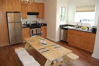 1619 Fairview St in Berkeley, CA - Building Photo - Interior Photo