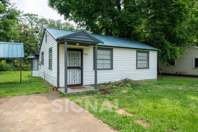 property at 1421 Rayfield Dr