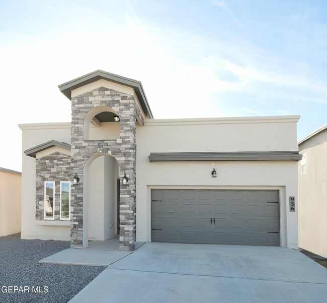 property at 956 Keenland Ave