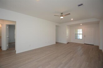 1319 Winding Willow Dr in Pinehurst, TX - Building Photo - Building Photo