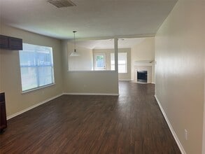 8570 Chaletford Dr in Houston, TX - Building Photo - Building Photo