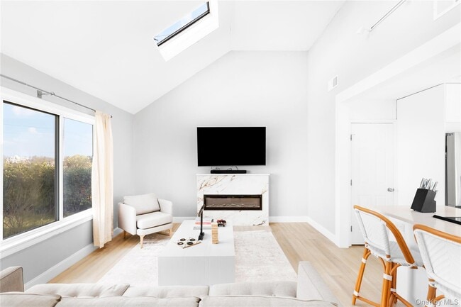 30 River Rd in Sayville, NY - Building Photo - Building Photo