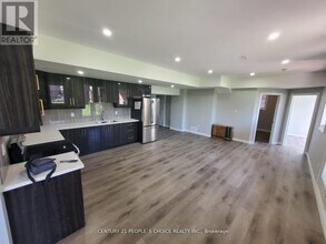 8150 Churchville Rd in Brampton, ON - Building Photo - Building Photo